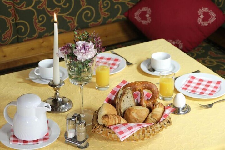Breakfast/Coffee Service 37 of 51