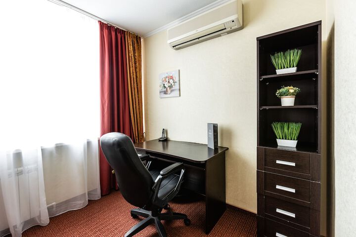 Room 35 of 102