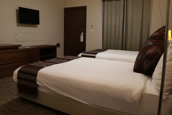 Room 12 of 47