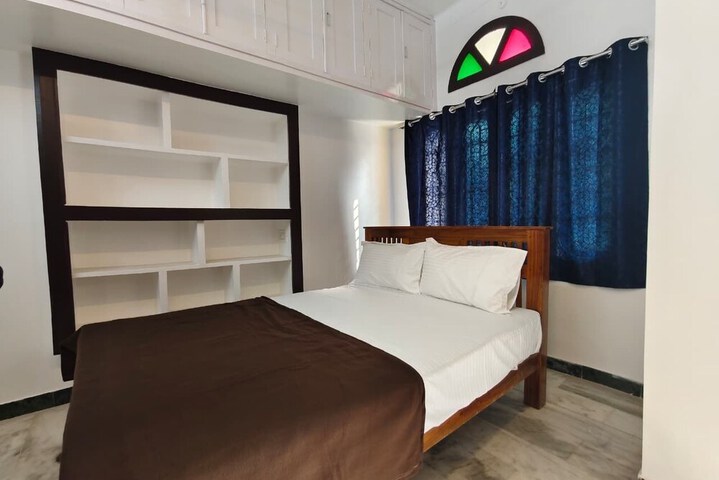 Room 12 of 40