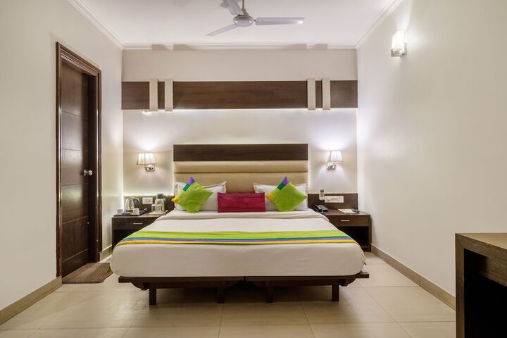 Room 10 of 40