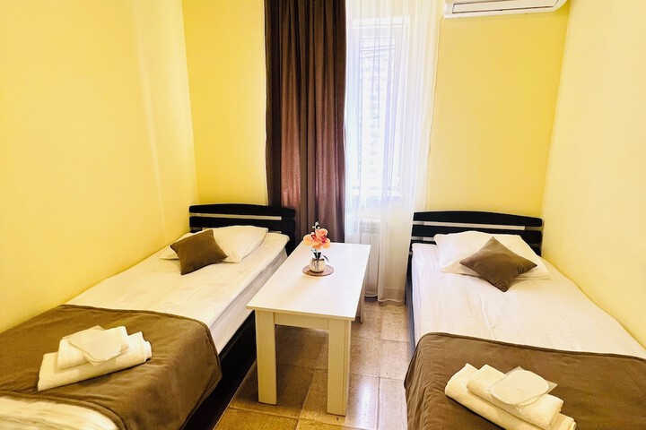 Room 10 of 101
