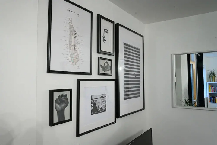 Room 6 of 8