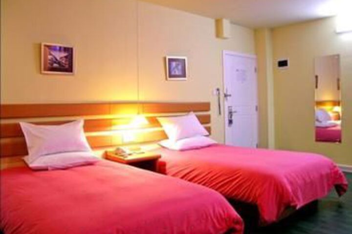 Room 18 of 21
