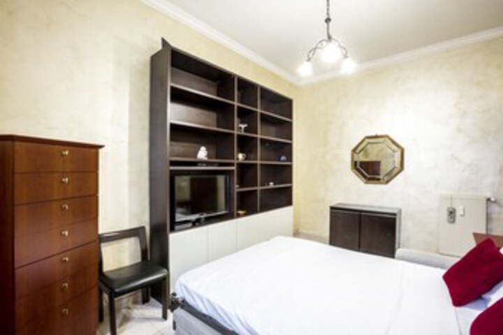 Room 5 of 15