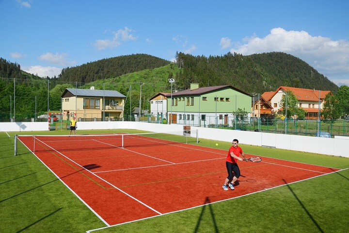 Tennis court