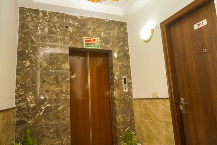 Hotel Interior 6 of 130