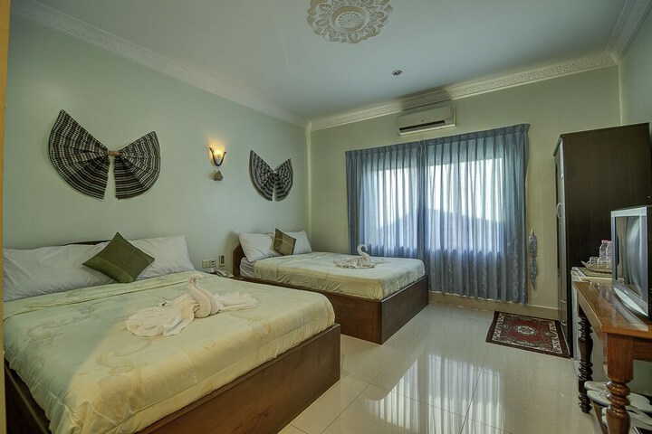 Room 30 of 66