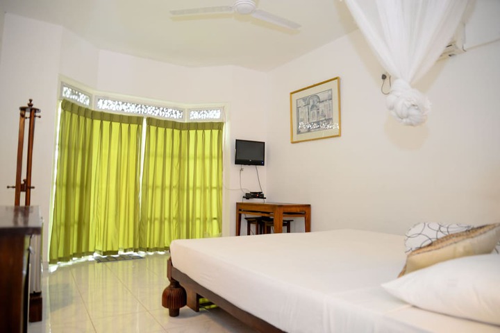 Room 2 of 11