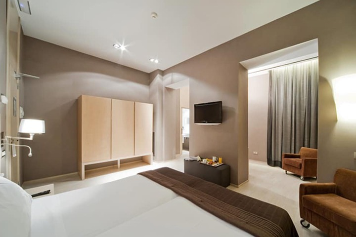 Room 8 of 41