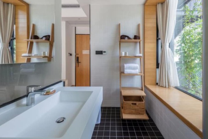 Room 15 of 20