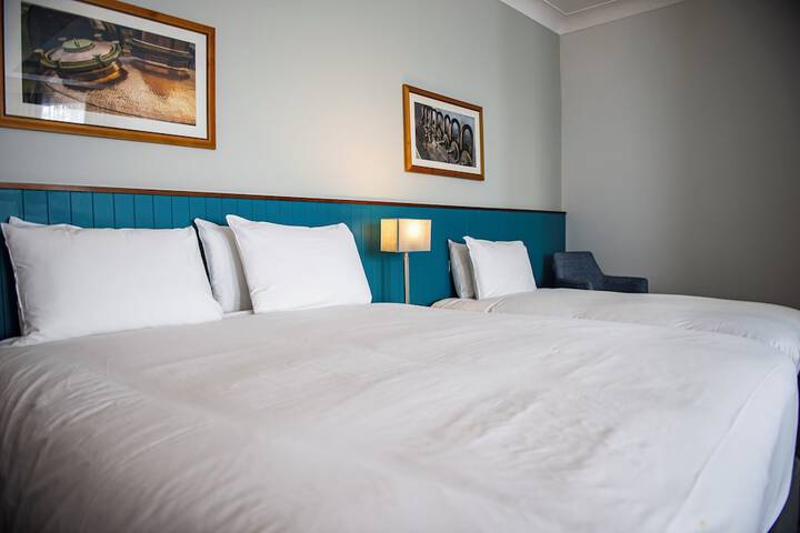 Room 32 of 63