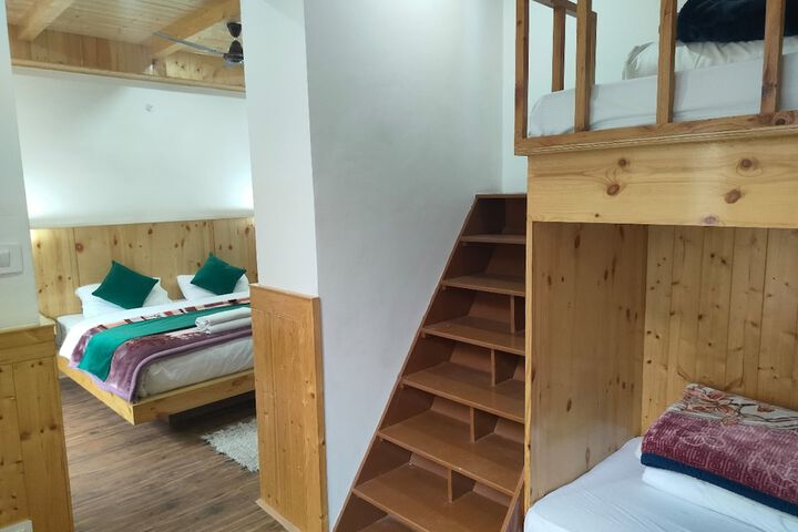 Room 10 of 22