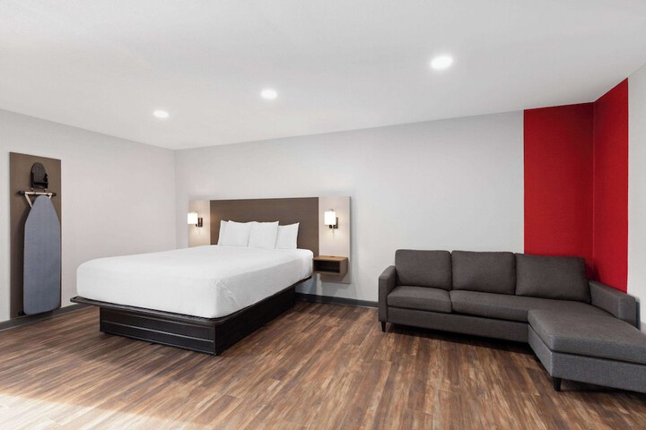 Room 16 of 30