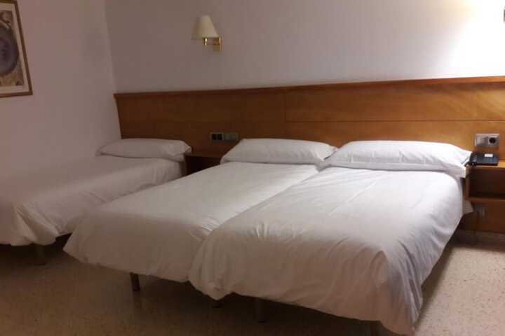 Room 13 of 50