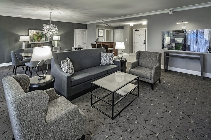 Room 10 of 73