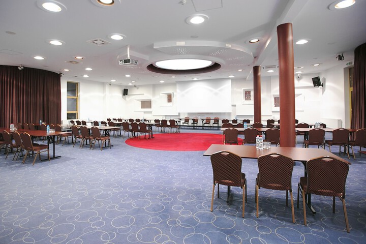 Business Center 65 of 73