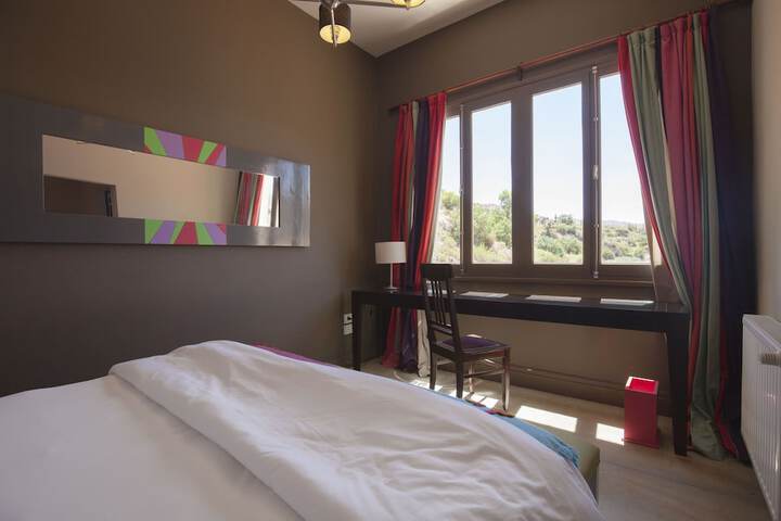 Room 10 of 44