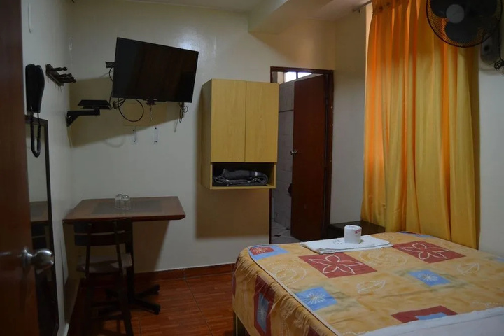 Room 3 of 16
