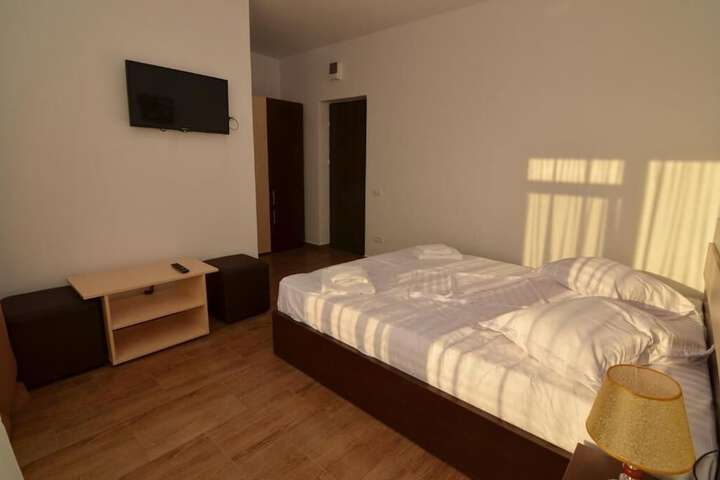 Room 6 of 20