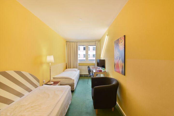 Room 17 of 49