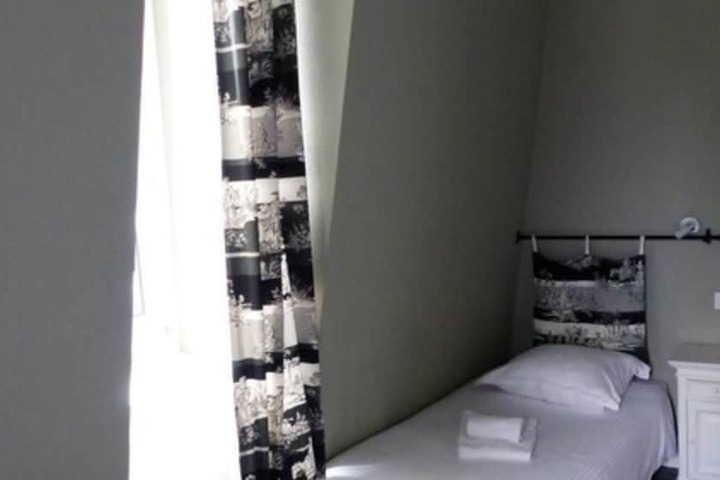 Room 11 of 29