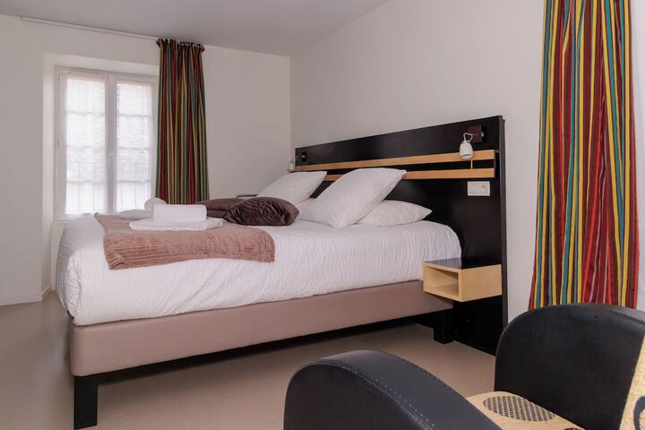 Room 8 of 14