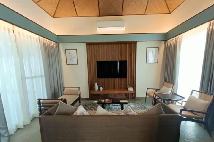 Room 27 of 99