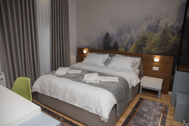 Room 13 of 40
