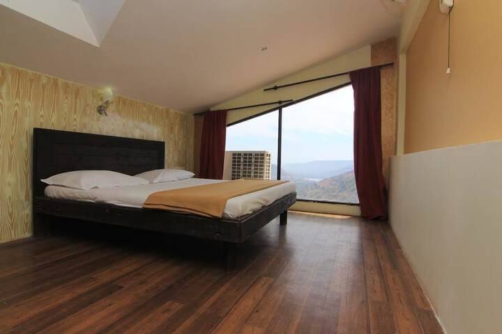 Room 54 of 86