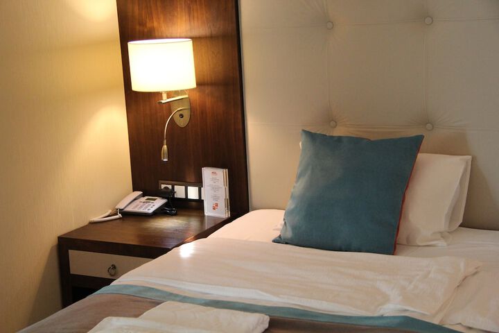 Room 32 of 81