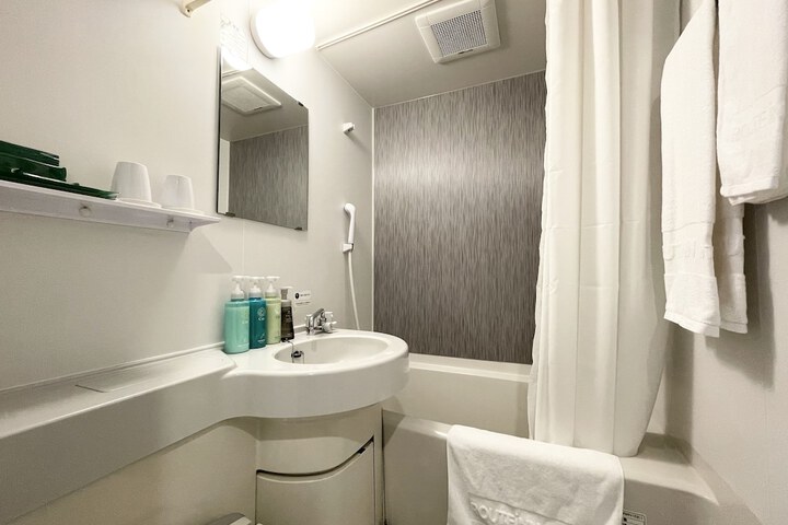 Room 10 of 22
