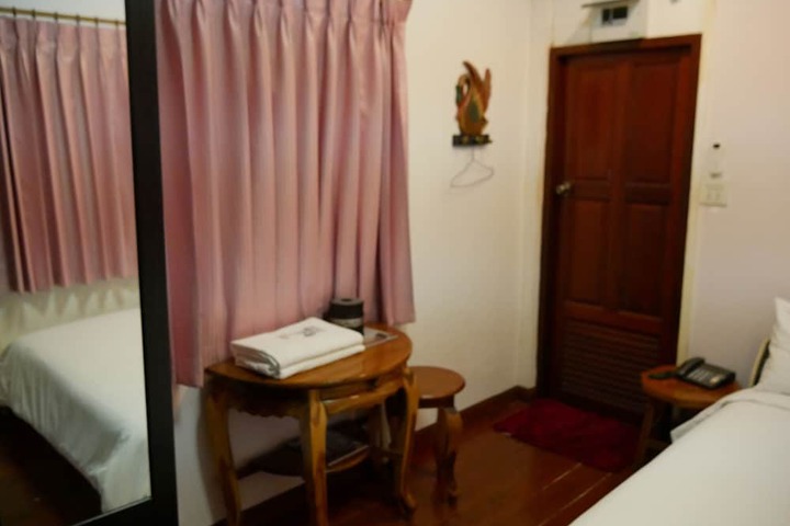 Room 22 of 38