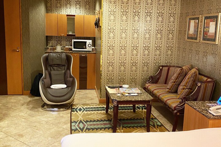Room 14 of 43