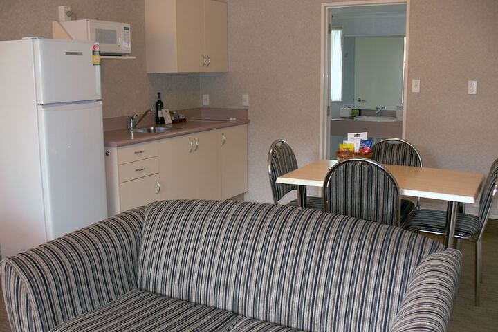 Room 5 of 32