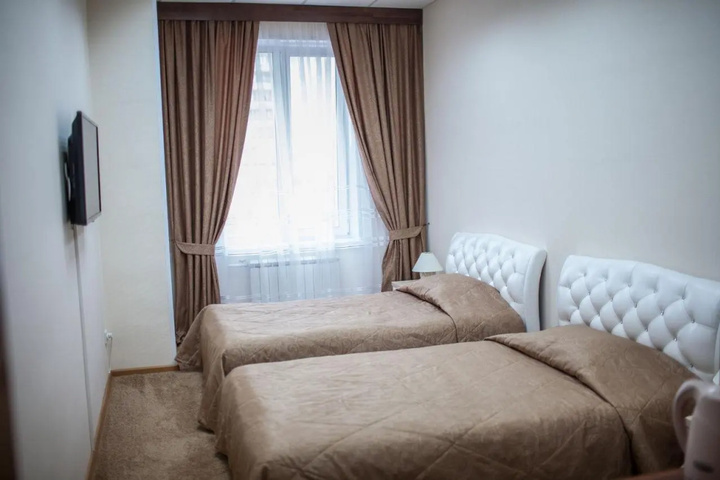 Room 8 of 14