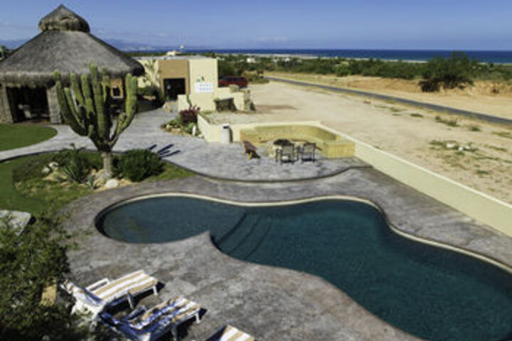 Pool 13 of 16