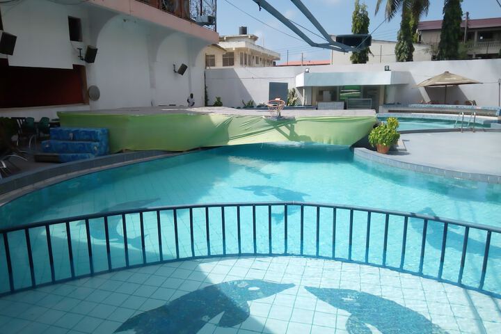 Pool 24 of 35