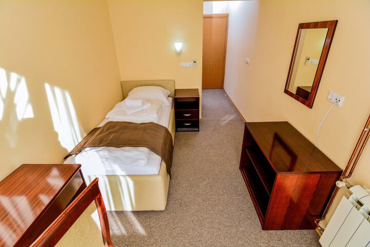 Room 10 of 48