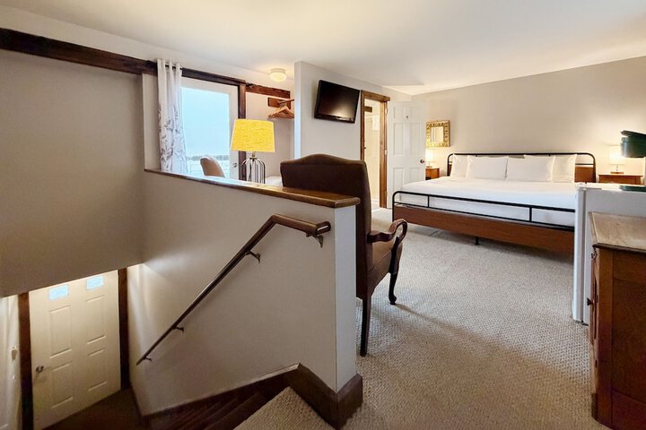 Room 98 of 331