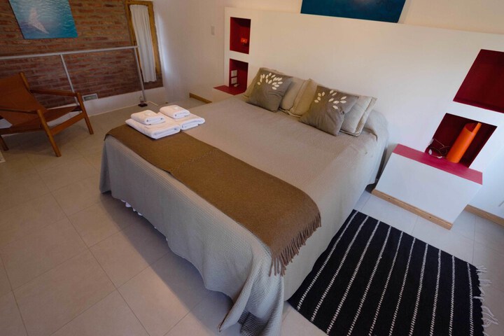 Room 5 of 13