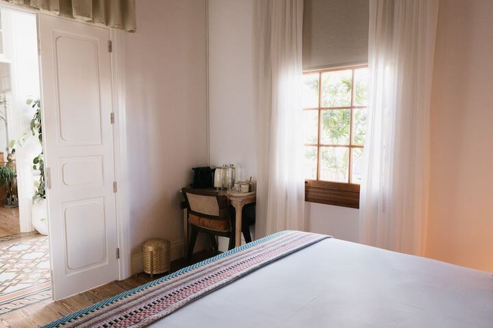 Room 42 of 107