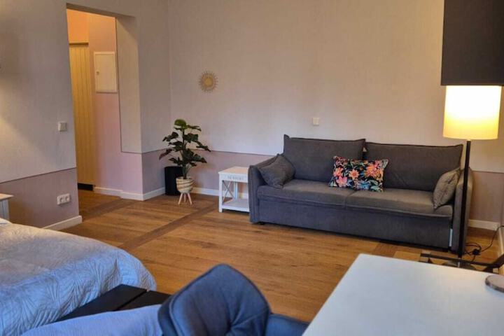 Room 4 of 18