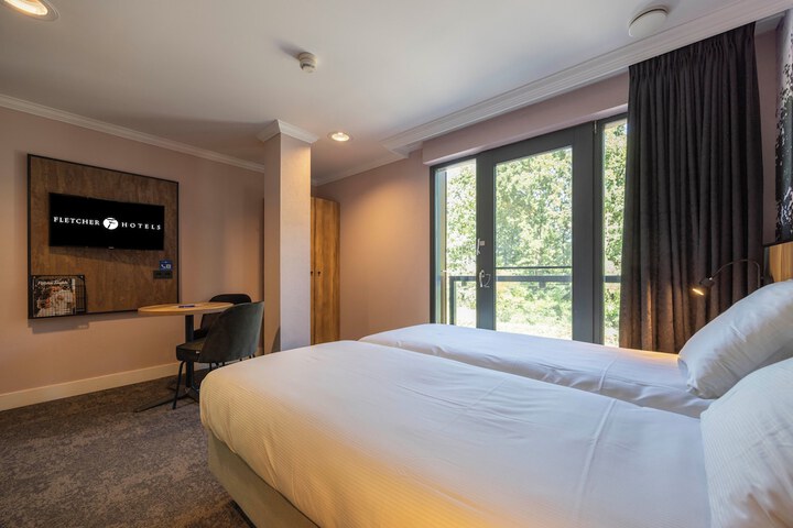 Room 17 of 42