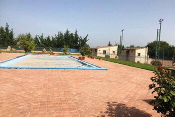 Pool 72 of 89