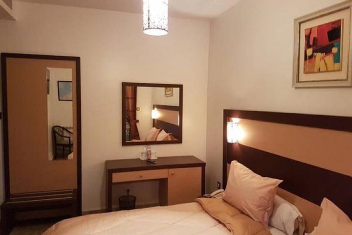 Room 11 of 26