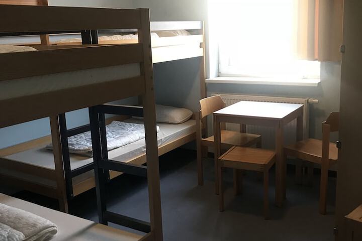Room 7 of 33