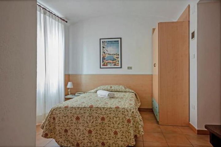 Room 15 of 61