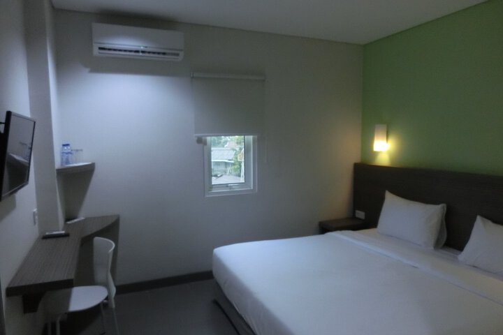 Room 4 of 49