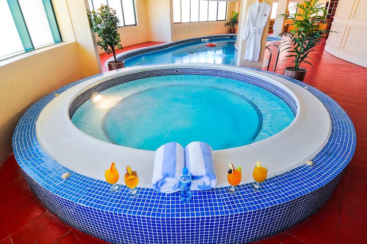 Hotel Pool